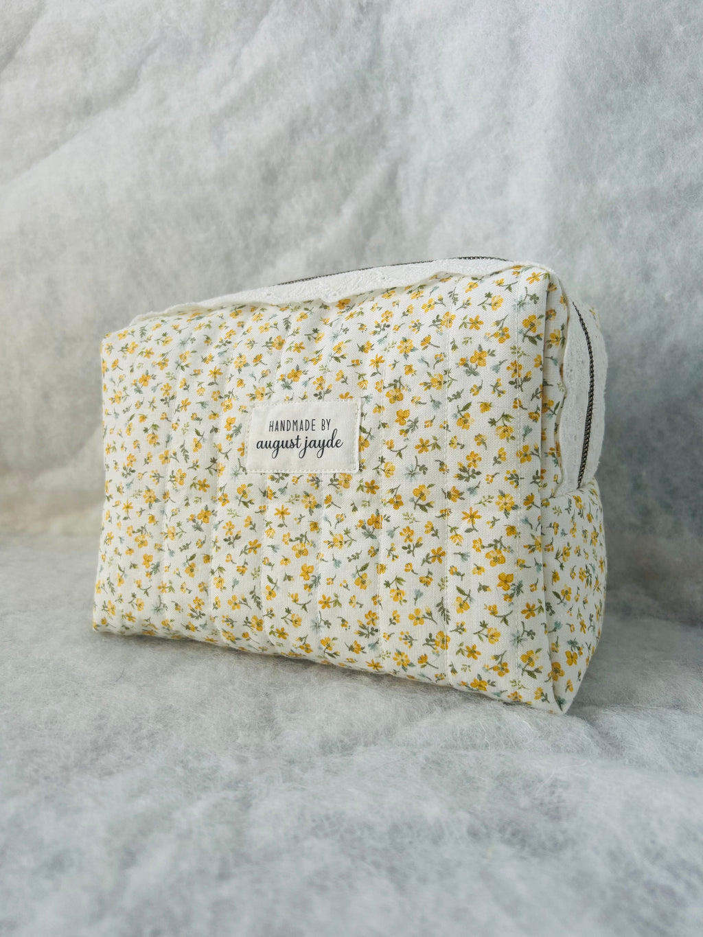 Dainty Daisies Boxy Pouch