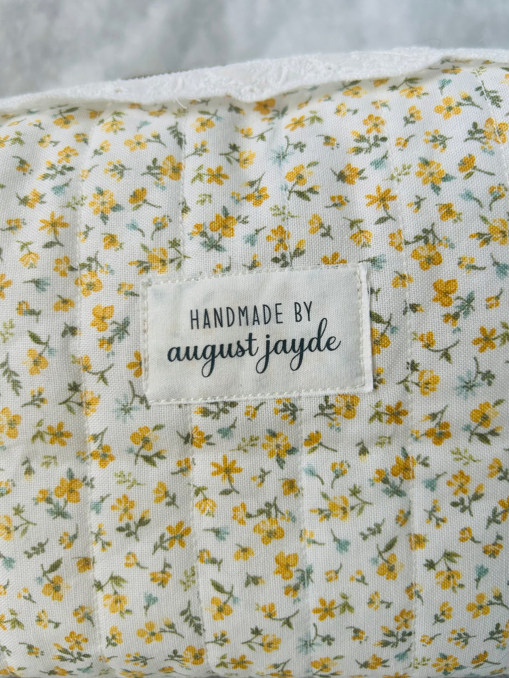 Dainty Daisies Boxy Pouch